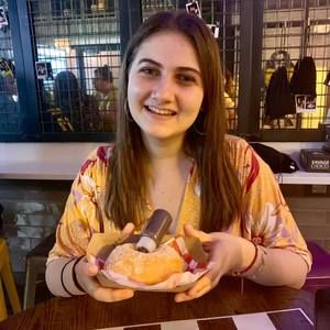 Meet your Posher, Alexandra